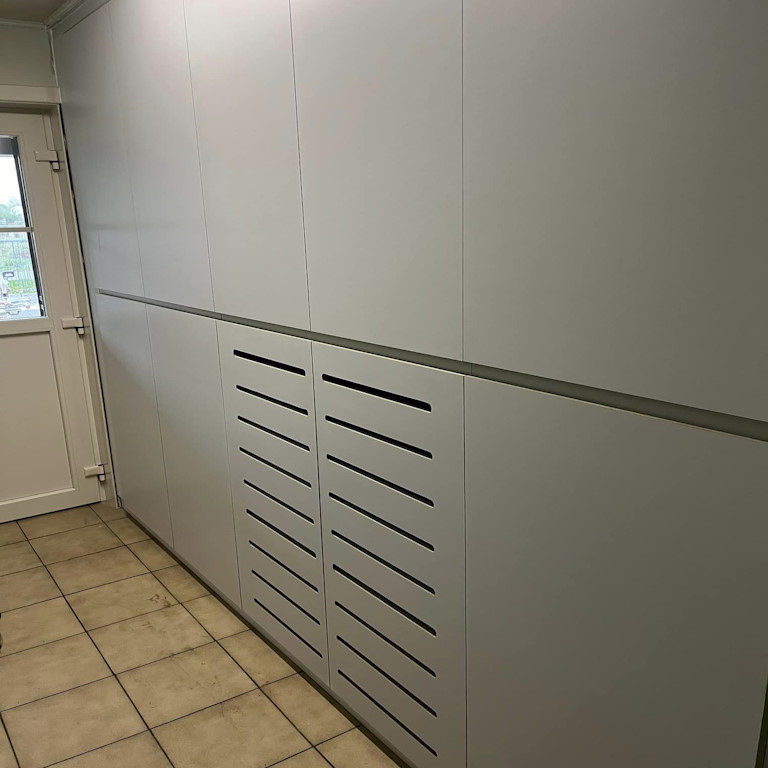 Maatwerk kast met radiator